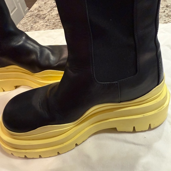 Botegga Venetta Tire boot - Picture 6 of 6